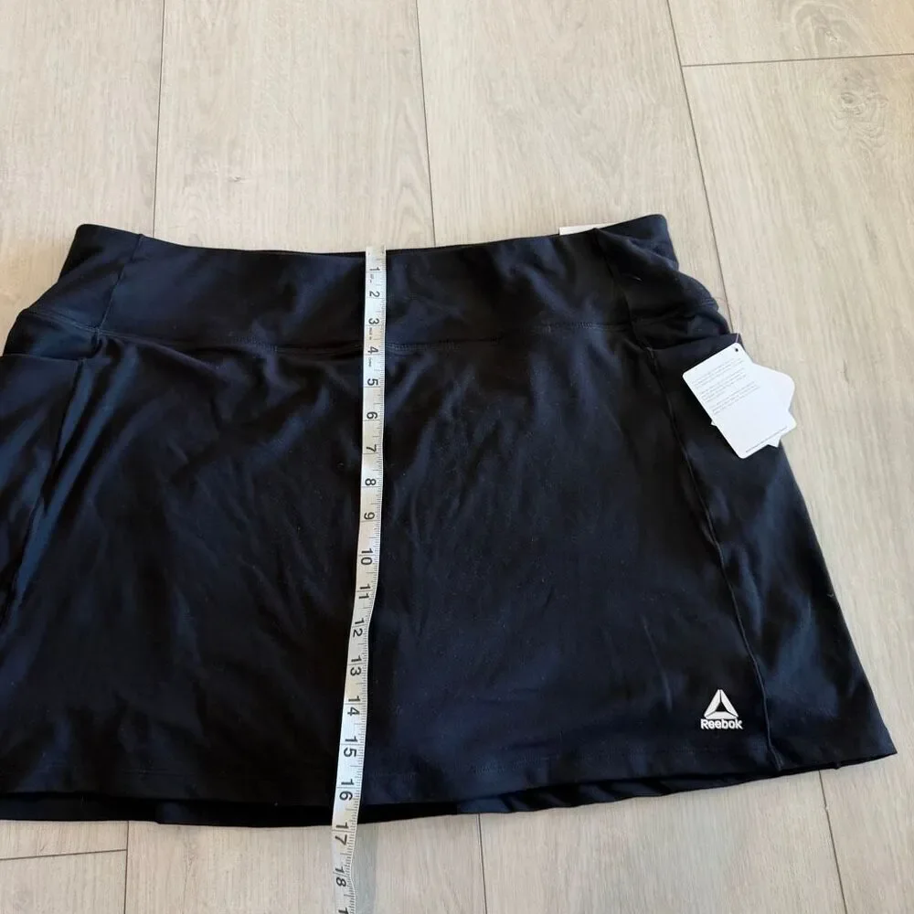 Reebok women’s skirt with inner short size XXL